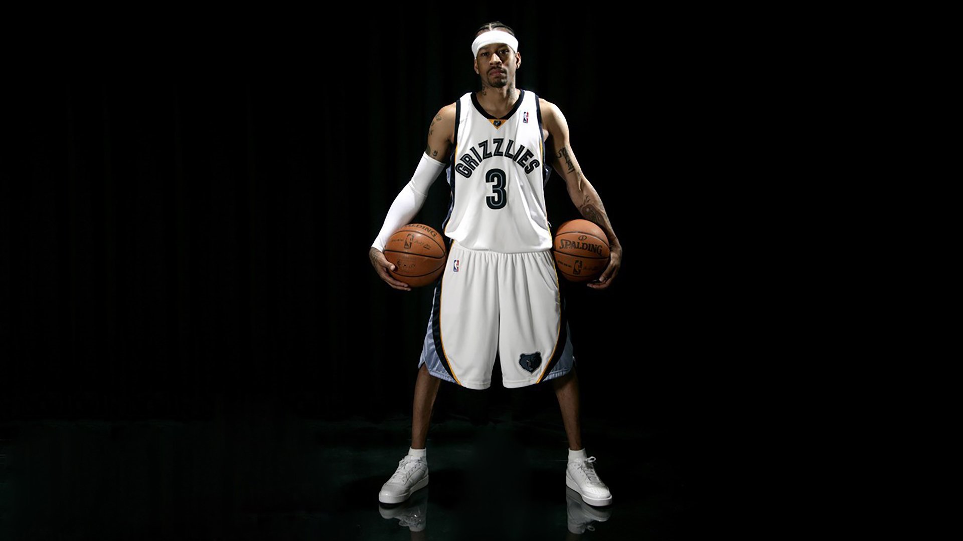 欧文球队席_山东结果意外(欧文现身球馆参加NBA球星集训)